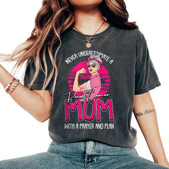 Never Underestimate Breast Cancer Awareness Mom Warrior Women's Oversized Comfort T-Shirt - Thegiftio UK