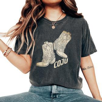 Vintage Cojo Cowboys Boots Western Texas Cowgirl Howdy Women's Oversized Comfort T-shirt | Mazezy