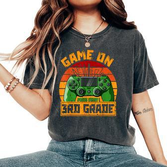 Vintage Game On 3Rd Grade First Day Gamer Boy Back To School Women's Oversized Comfort T-Shirt | Mazezy