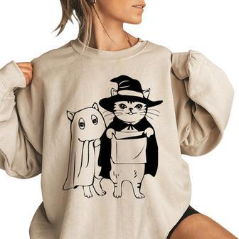 Halloween Cats Retro Vintage Halloween Trick Or Treat Halloween Funny Gifts Women Oversized Sweatshirt | Mazezy