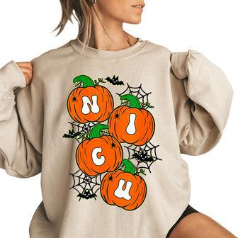 Retro Halloween Nicu Nurse Pumpkin Spooky Vibes Fall Vibes Women's Oversized Sweatshirt | Mazezy