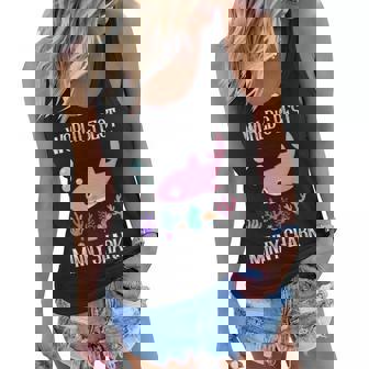 Minny Grandma Gift Worlds Best Minny Shark Women Flowy Tank - Seseable