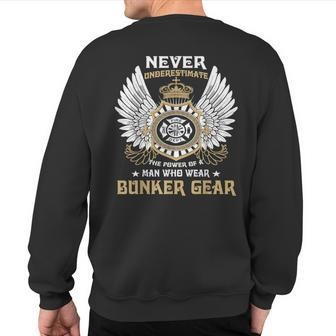 Never Underestimate The Power Of A Man Who Wear T Sweatshirt Back Print - Seseable