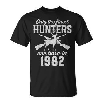 41 Year Old Deer Hunter 41St Birthday 1982 Hunting T-Shirt | Mazezy