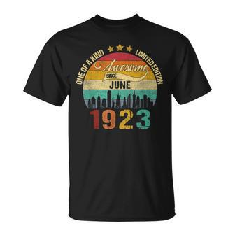 Born In June 1923 Vintage 98Th Birthday 98 Years Old Bday Unisex T-Shirt | Mazezy