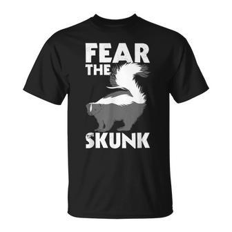 Fear The Skunk Zoologist Zookeeper Wildlife Animal Lover T-Shirt | Mazezy