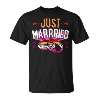 Just Married Lesbian Wedding Announcement Gay Couple Bride Unisex T-Shirt | Mazezy