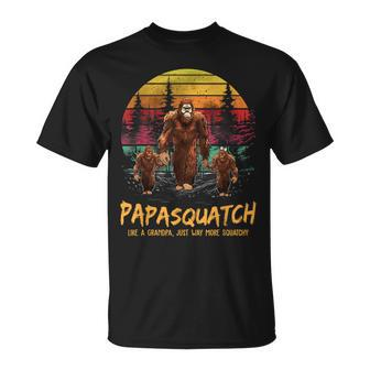 Retro Papa Squatch Like A Grandpa Funny Bigfoot Sasquatch Unisex T-Shirt | Mazezy DE