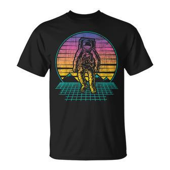 Retro Vintage Astronaut - Spaceman Universe Planets Galaxy Unisex T-Shirt - Seseable