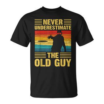 Never Underestimate The Old Guy Disc Golf Vintage T-Shirt - Seseable