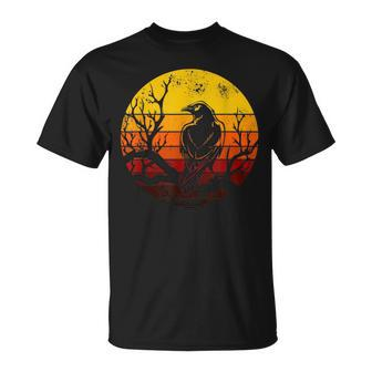 Vintage Raven Retro Halloween Gothic Crow Bird Lover Gift Halloween Funny Gifts Unisex T-Shirt | Mazezy