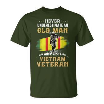 Never Underestimate An Old Vietnam Veteran Veteran Day Xmas T-Shirt - Seseable