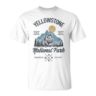 Vintage Retro Yellowstone National Park Hiking Unisex T-Shirt - Seseable