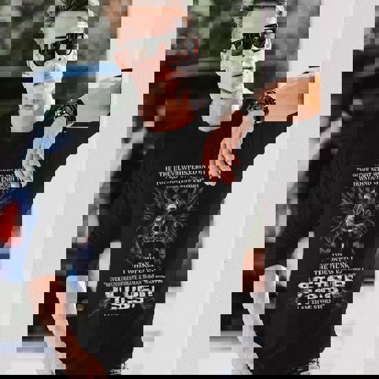 Never Underestimate A Man Born In October 1999 Long Sleeve T-Shirt T-Shirt  | Mazezy DE