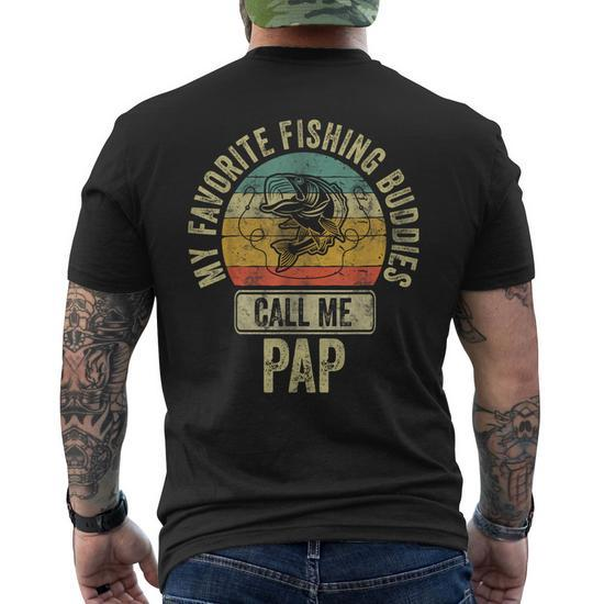 https://i3.cloudfable.net/styles/550x550/576.238/Black/favorite-fishing-buddies-call-pap-fisherman-mens-t-shirt-back-20231026121710-qrzwoio3.jpg