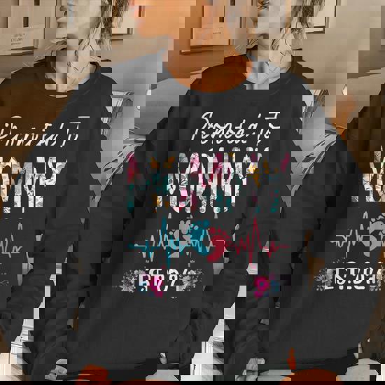 Promoted To Mommy Est 2020 First Time Mom Floral Mother Gift T-Shirt Promoted To Mommy Est 2020 First Time Mom Floral Mother Gift T-Shirt