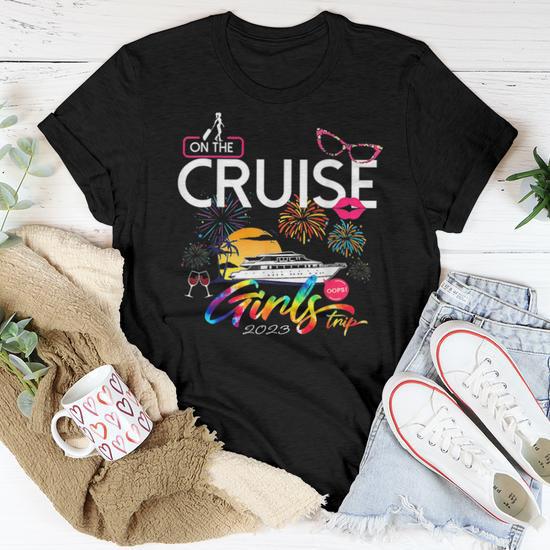 Cruise Girls Trip 2023 Women Cruising Boat Trip Lovers Girls Trip s Women T shirt Crewneck Mazezy