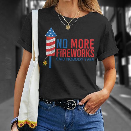 Women's Patriotic 4th Of July T-Shirt - Cute Firework USA Flag Graphic, Short Sleeve Casual Top