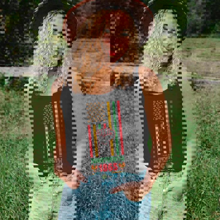 Junenth - Fist - Flag - 1865 - Remembering Our Ancestors Unisex Tank Top