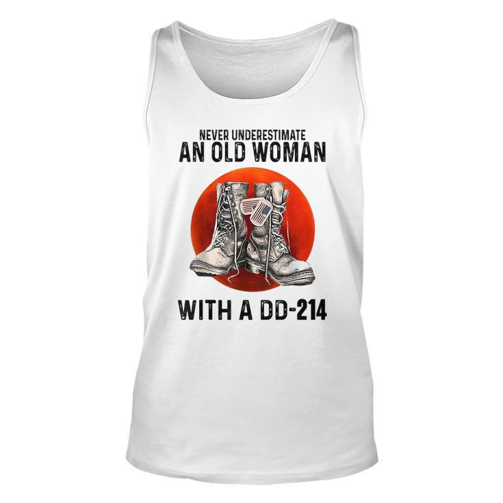 Never Underestimate An Old Woman With A Dd214 Veteran Tank Top