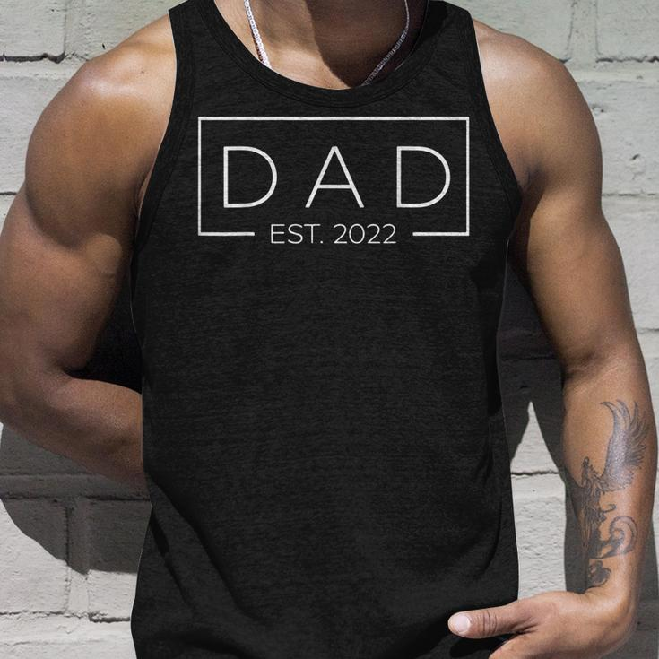 Fathers Day Gift Dad Est 2022 Expect Baby Men New Dad Unisex Tank Top Gifts for Him