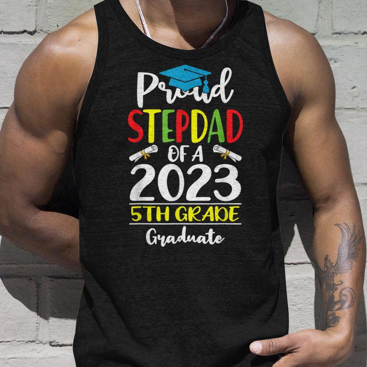 Funny Proud Stepdad Of A Class Of 2023 5Th Grade Graduate Unisex Tank Top Gifts for Him