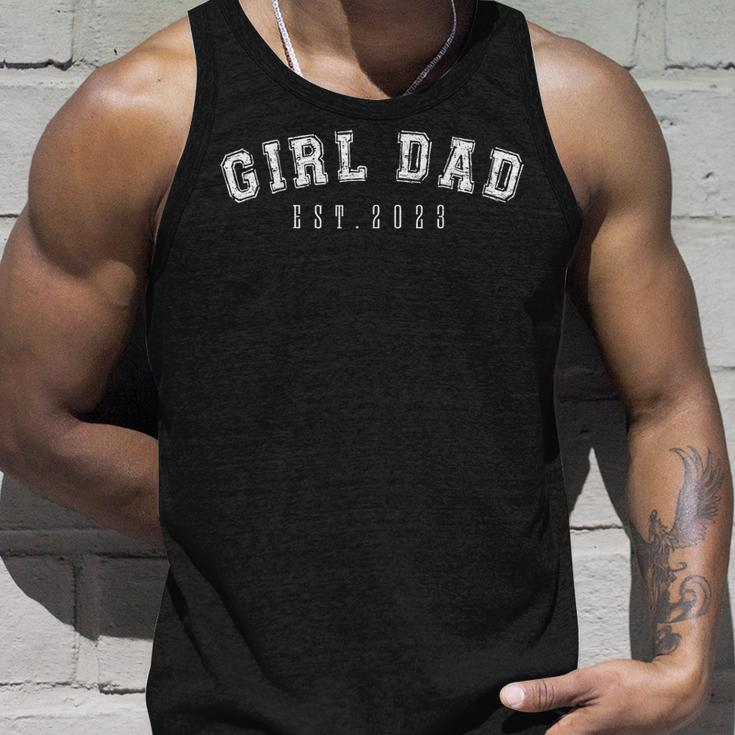 Girl Dad Est 2023 Dad To Be Fathers Day New Baby Girl Tank Top Gifts for Him