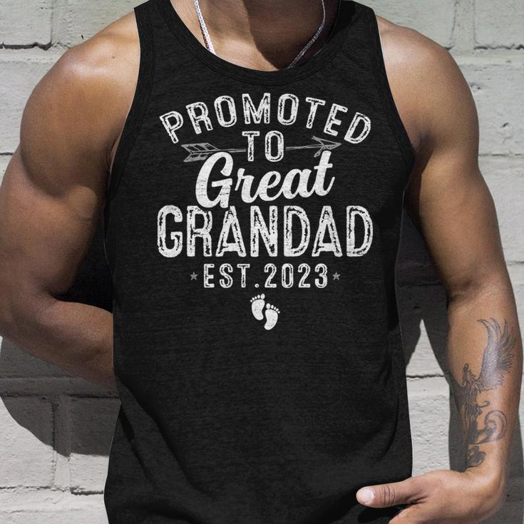 Promoted To Great Grandad Est 2023 Daddy Fathers Day Daddy Tank Top Gifts for Him