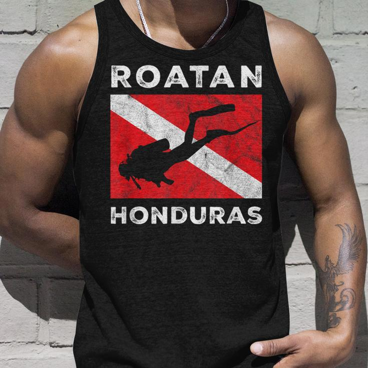 Retro Roatan Honduras Scuba Dive Vintage Dive Flag Diving Tank Top Gifts for Him