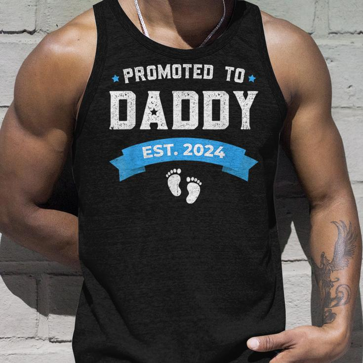 Soon To Be Dad Est 2024 Fathers Day New Dad Vintage Gift Unisex Tank Top Gifts for Him