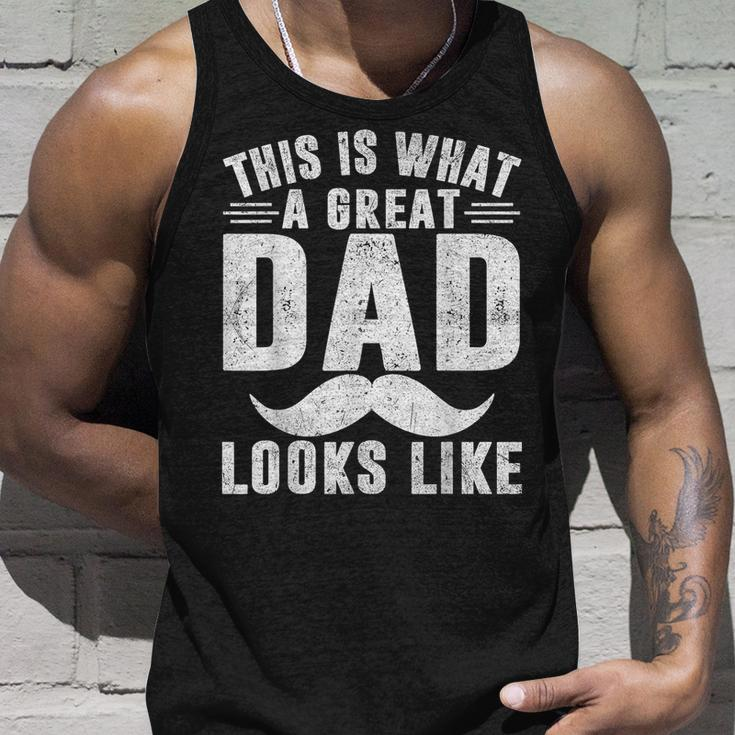This Is What Great Dad Looks Like Fathers Day Unisex Tank Top Gifts for Him