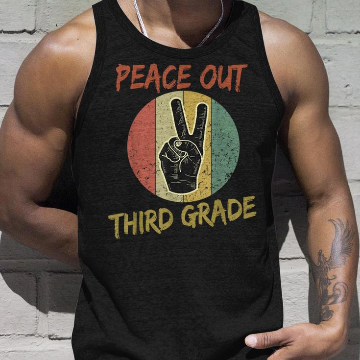 Vintage Graduate Third Grade 2022 Peace Out 3Rd Grade Unisex Tank Top Gifts for Him