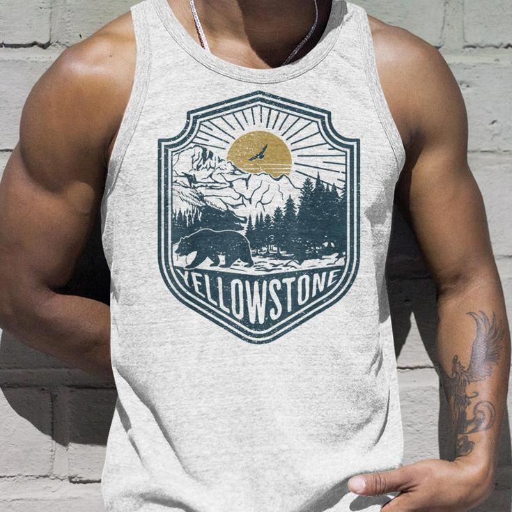 Yellowstone National Park Bear Nature Hiking Outdoors Tank Top Gifts for Him