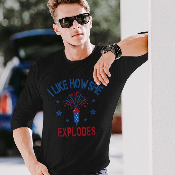 4Th Of July I Like How She Explodes Firework Vintage Couple Long Sleeve T-Shirt Gifts for Him