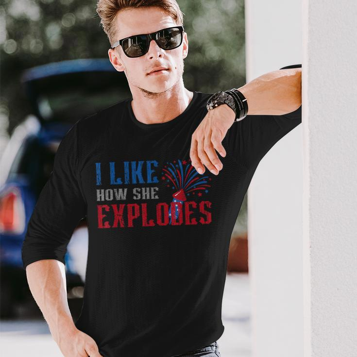 4Th Of July I Like How She Explodes Vintage Firework Couple Long Sleeve T-Shirt Gifts for Him