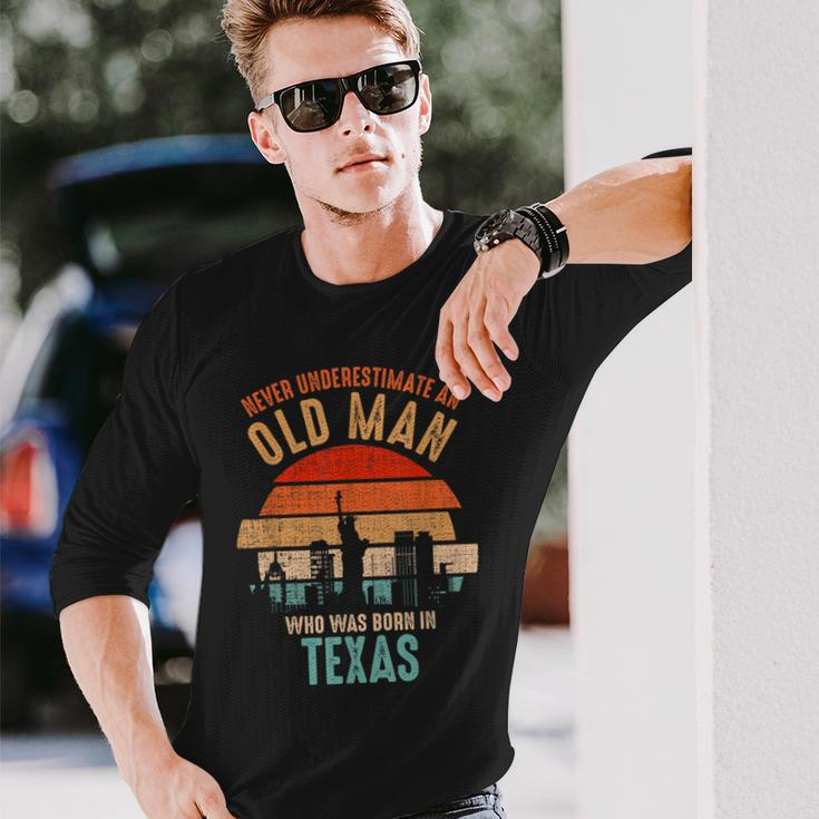 Mb Never Underestimate An Old Man Born In Texas Long Sleeve T-Shirt Gifts for Him