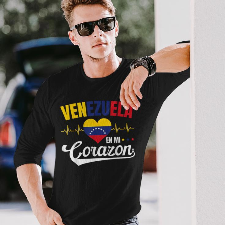 Venezuela En Mi Corazon Souvenirs For Your Native Country Long Sleeve T-Shirt Gifts for Him