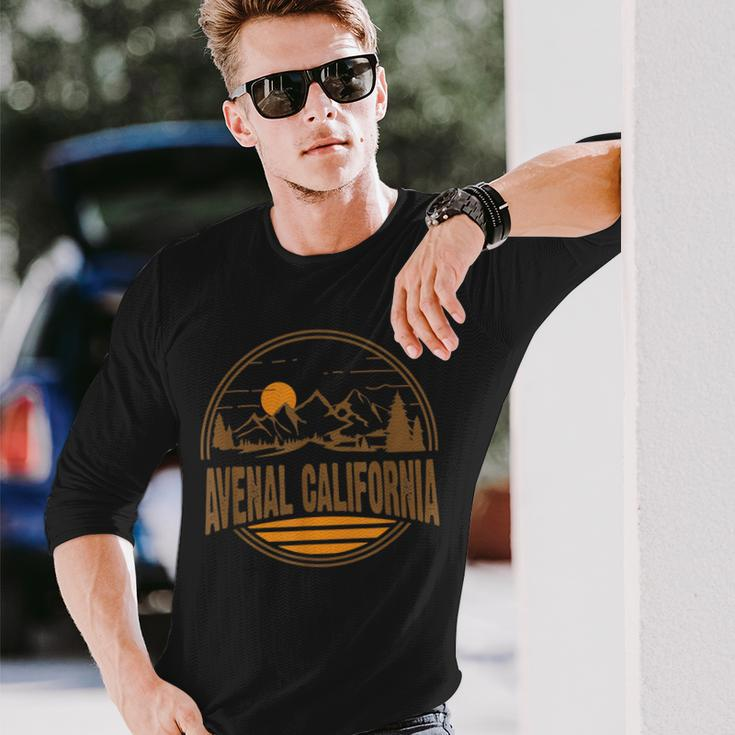 Vintage Avenal California Mountain Hiking Souvenir Print Long Sleeve T-Shirt Gifts for Him
