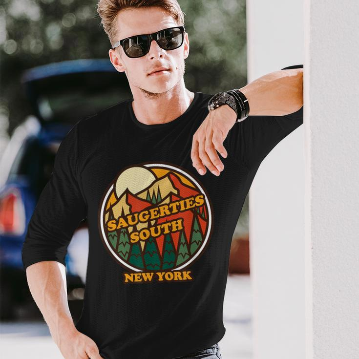 Vintage Saugerties South New York Mountain Souvenir Print Long Sleeve T-Shirt Gifts for Him