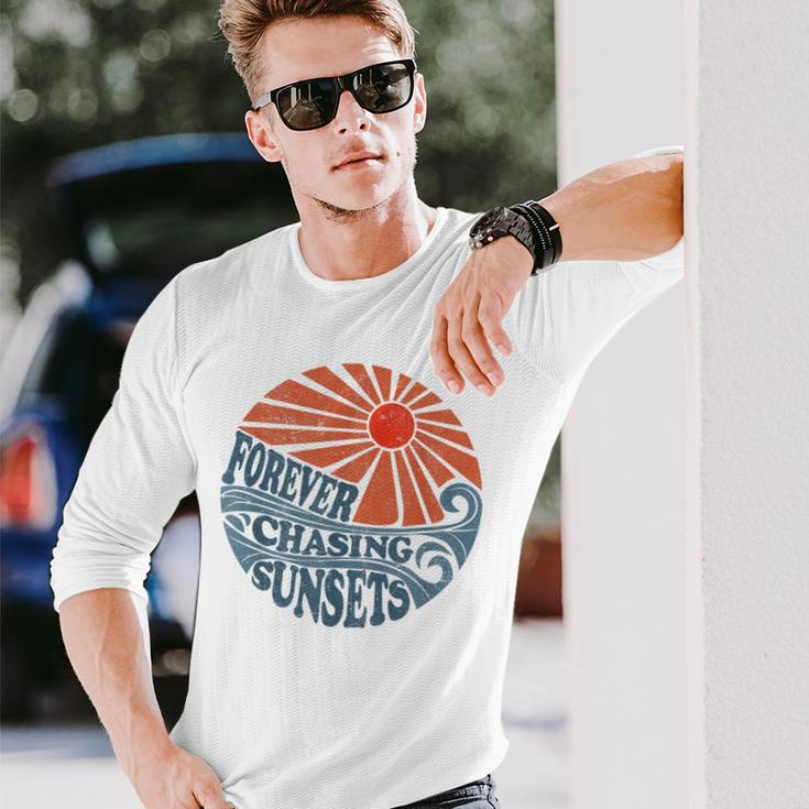 Vintage Forever Chasing Sunsets Retro 70S Beach Vacation Long Sleeve T-Shirt Gifts for Him