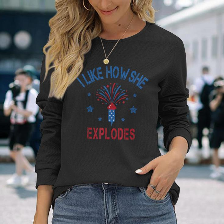 4Th Of July I Like How She Explodes Firework Vintage Couple Long Sleeve T-Shirt Gifts for Her