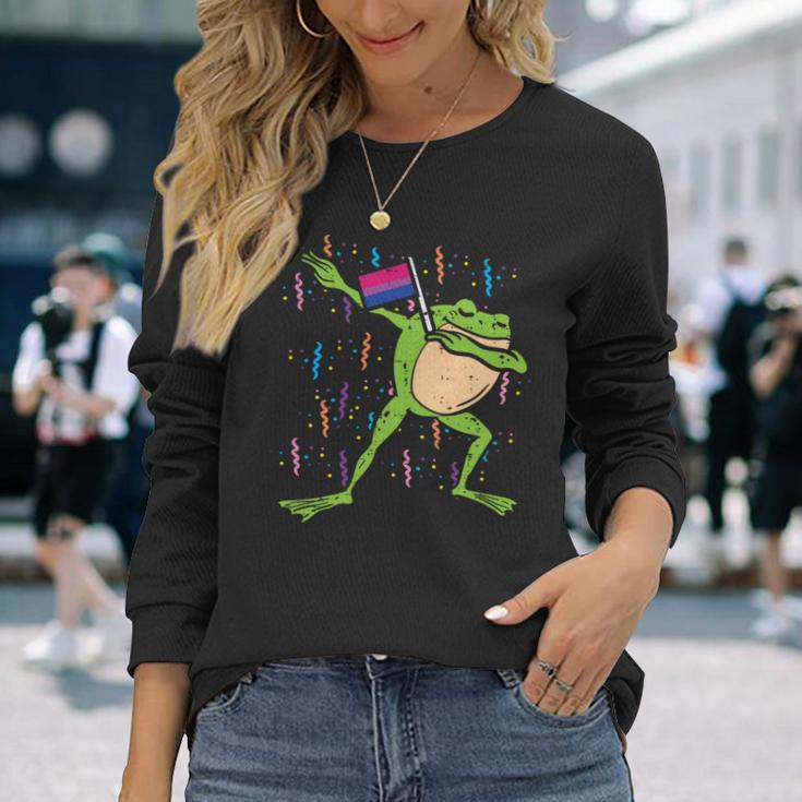 Bisexual Flag Frog Dab Lgbt Bi Pride Stuff Animal Long Sleeve T-Shirt T-Shirt Gifts for Her