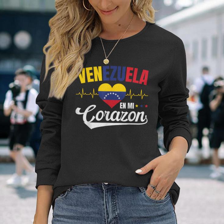 Venezuela En Mi Corazon Souvenirs For Your Native Country Long Sleeve T-Shirt Gifts for Her