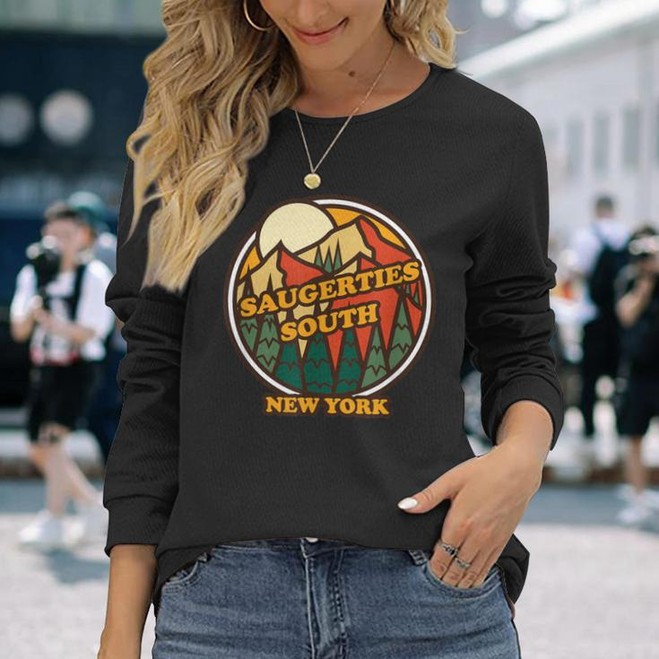 Vintage Saugerties South New York Mountain Souvenir Print Long Sleeve T-Shirt Gifts for Her