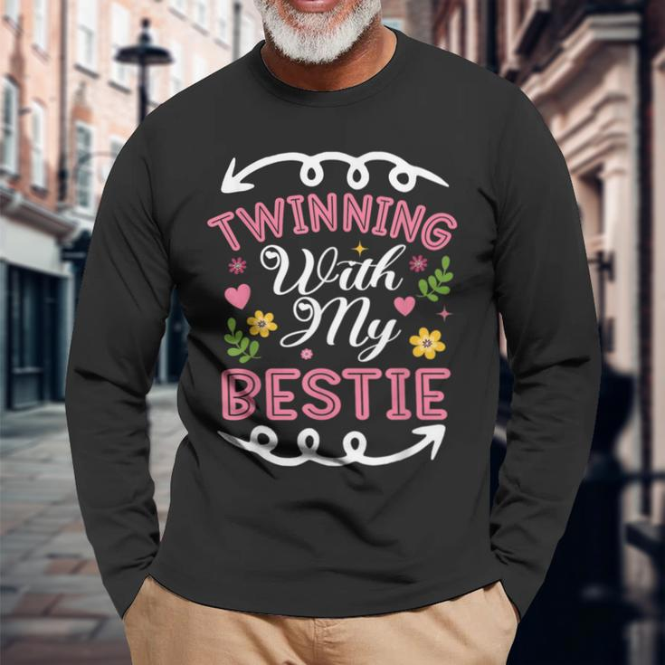 Best Friend Twinning With My Bestie Spirit Week Twin Day Long Sleeve T-Shirt T-Shirt Gifts for Old Men