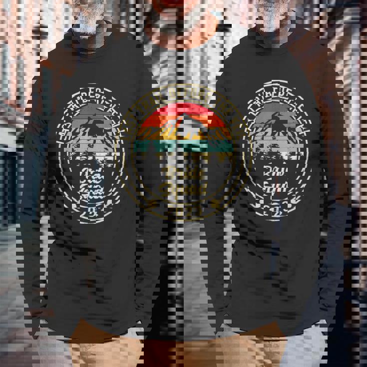 Hiking Bachelorette 2023 Last Trail Before The Veil Bride Long Sleeve T-Shirt T-Shirt Gifts for Old Men