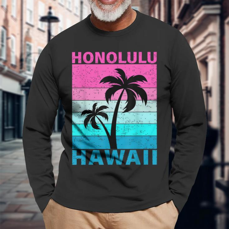 Palm Tree Vintage Family Vacation Hawaii Honolulu Beach Long Sleeve T-Shirt Gifts for Old Men