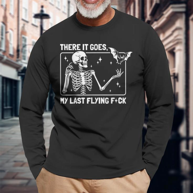 There It Goes My Last Flying Halloween Skeleton Bat Long Sleeve T-Shirt Gifts for Old Men