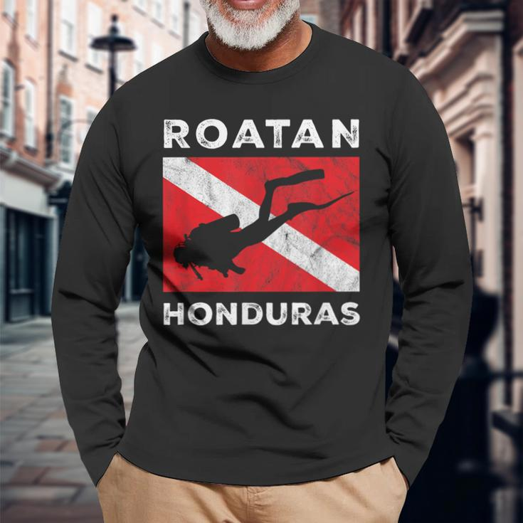 Retro Roatan Honduras Scuba Dive Vintage Dive Flag Diving Long Sleeve T-Shirt Gifts for Old Men