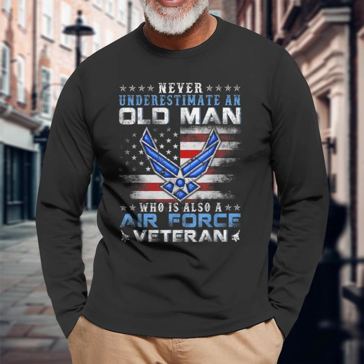 Never Underestimate An Old Man Us Air Force Veteran Vintage Long Sleeve T-Shirt Gifts for Old Men